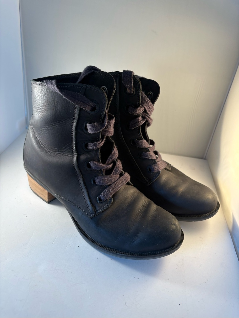 Chaco Cataluna Mid Lace Black Waterproof Leather Heeled Boots Women's Size 9